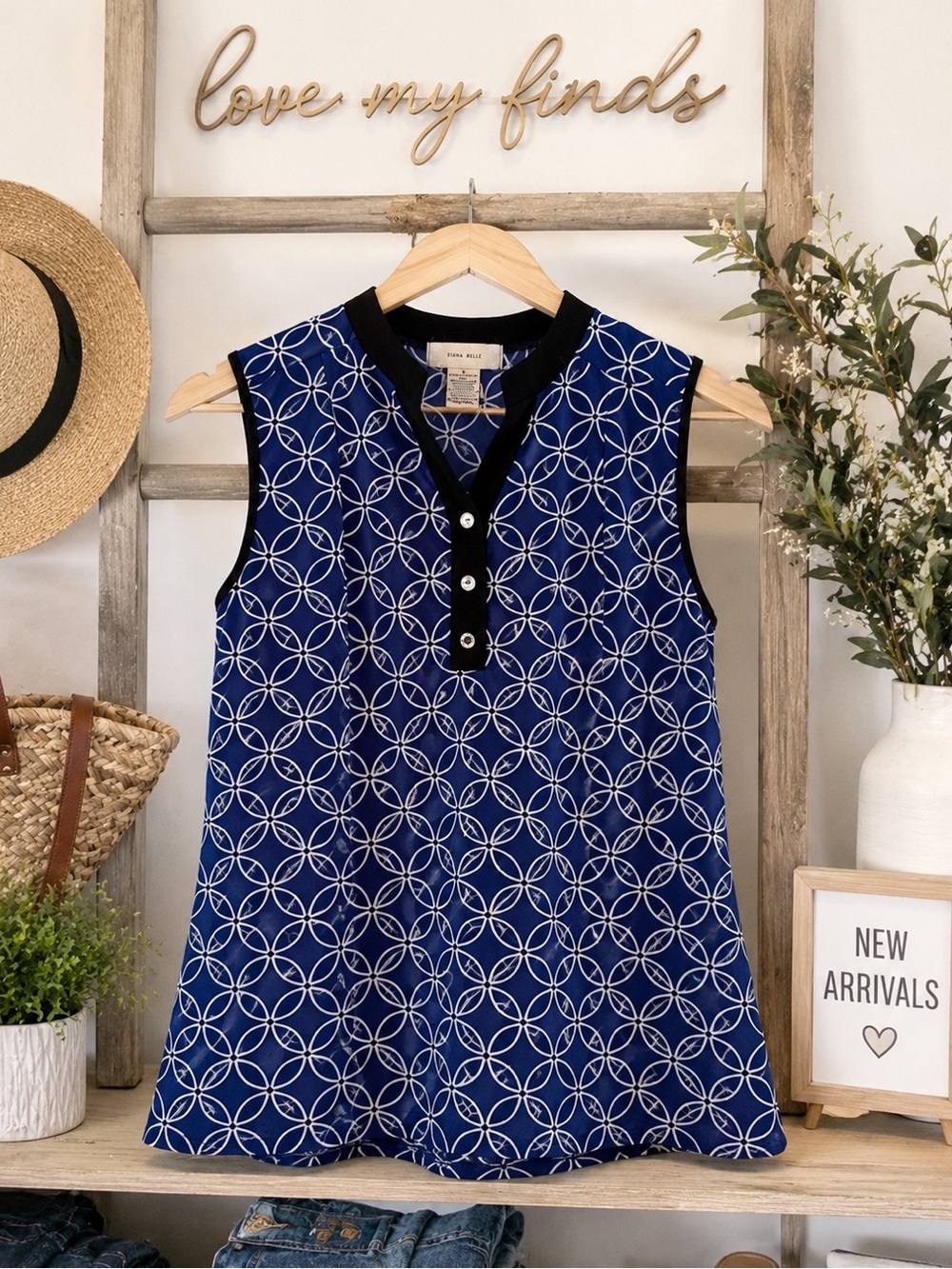 Diana Belle Blue Geometric Sleeveless Blouse Size Small Career Office Top S